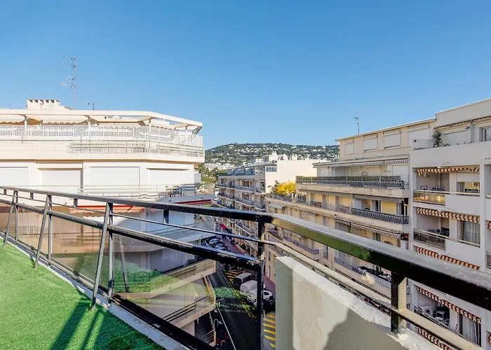 Prestige Maubourg & Exclusive Sea View Terrace Apartman *